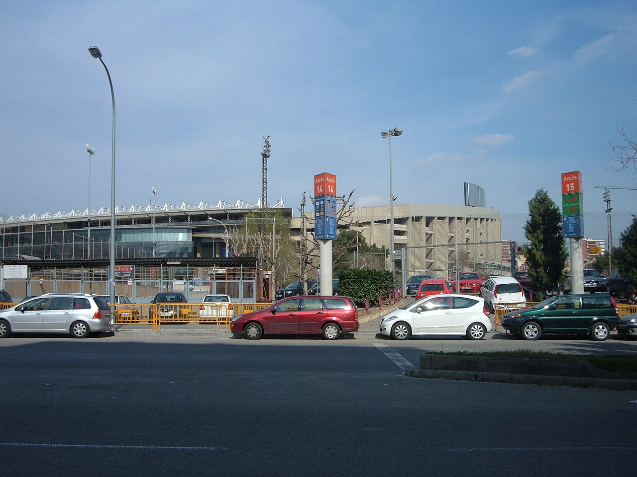 平台公告·球场看台实景